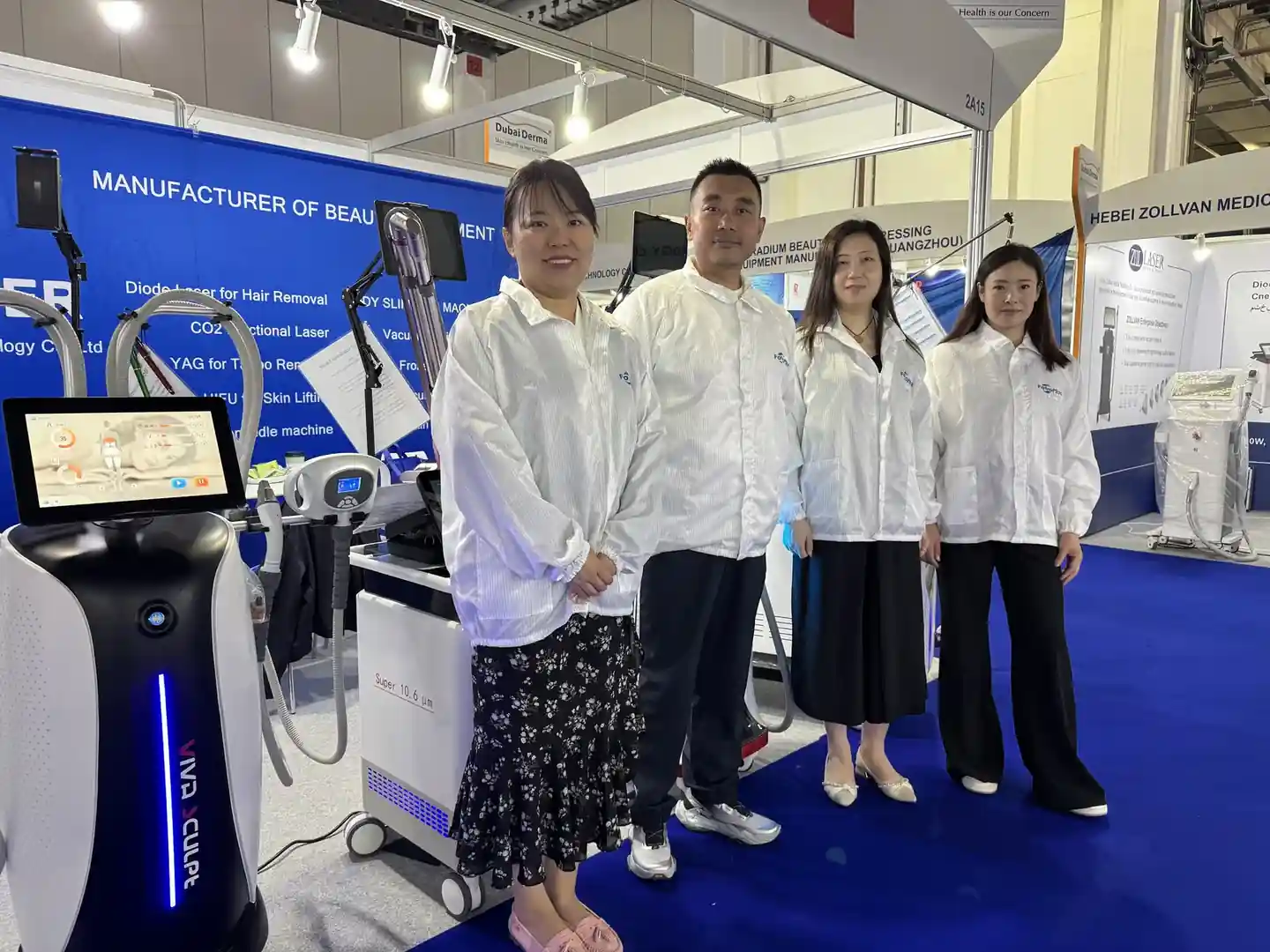 FotroHIFU exhibition team presenting aesthetic machines at an international trade show